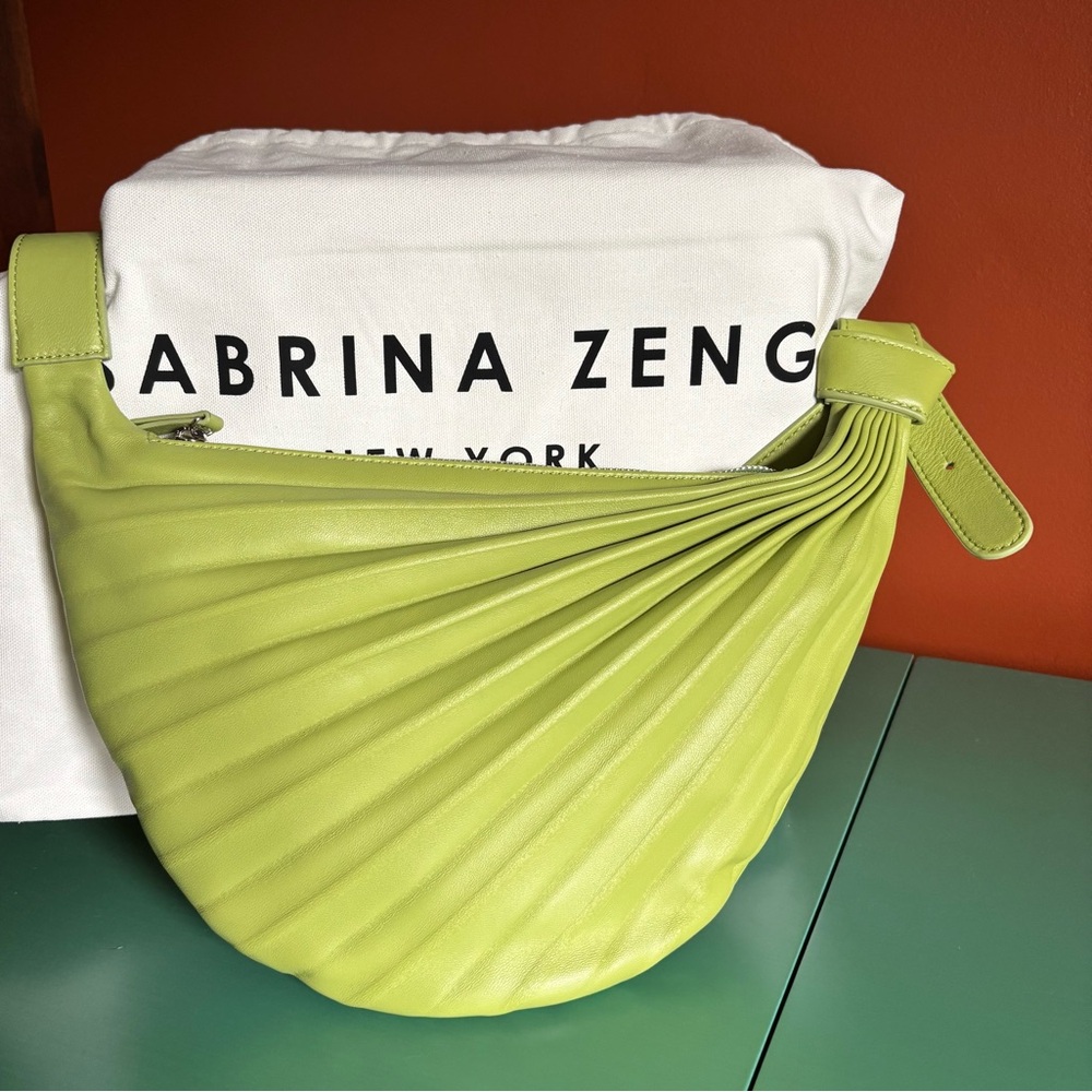BNWT Sabrina Zeng Chiaroscuro Hammock Sling Bag in Pistachio